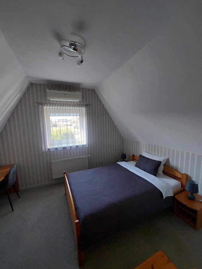 Asmonienes Sveciu Namai "Senoji Mokyklele" Hotel Smalininkai ภายนอก รูปภาพ