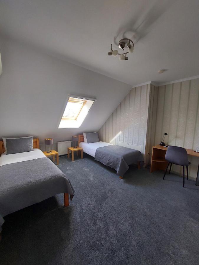 Asmonienes Sveciu Namai "Senoji Mokyklele" Hotel Smalininkai ภายนอก รูปภาพ