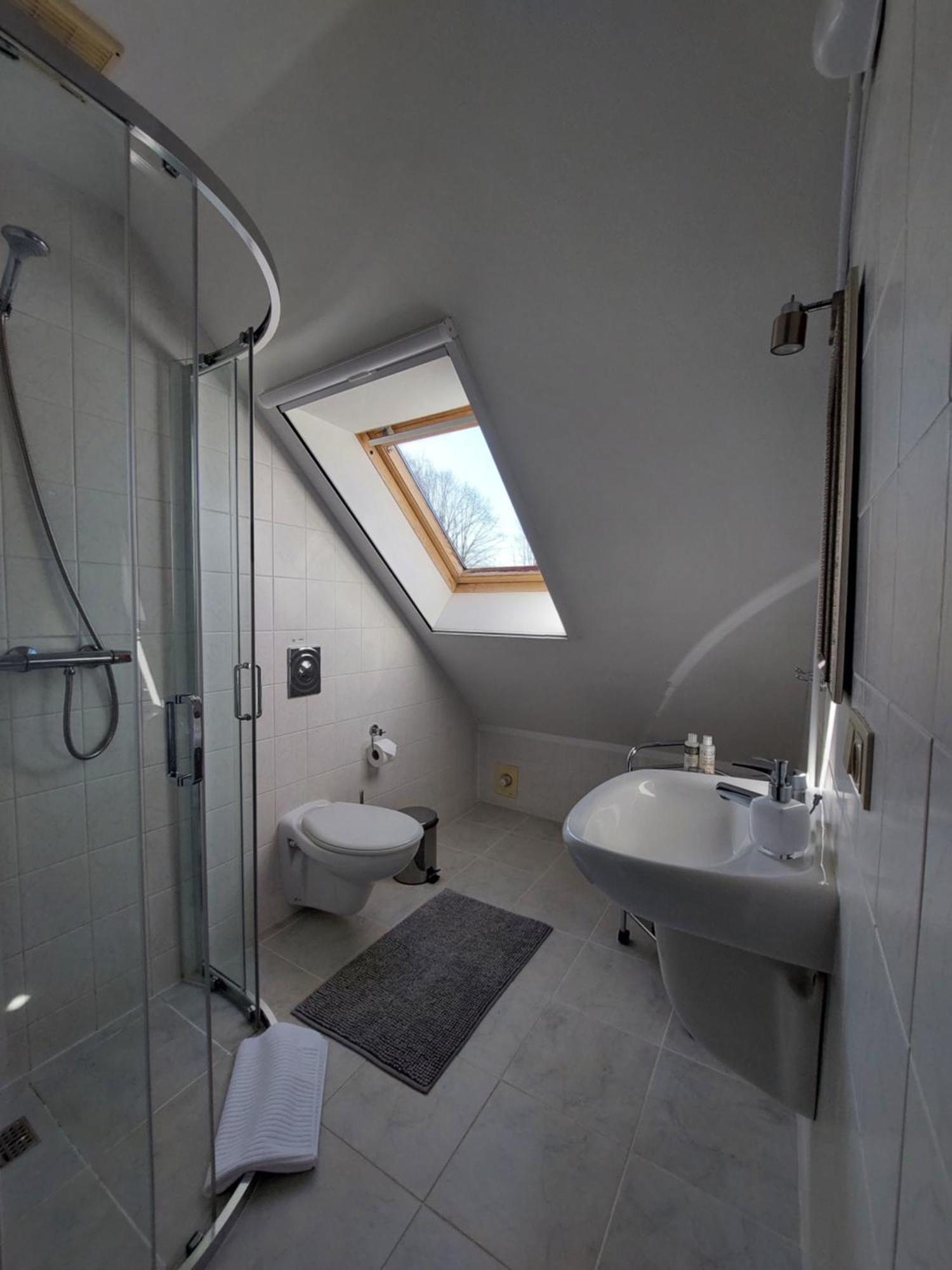 Asmonienes Sveciu Namai "Senoji Mokyklele" Hotel Smalininkai ภายนอก รูปภาพ