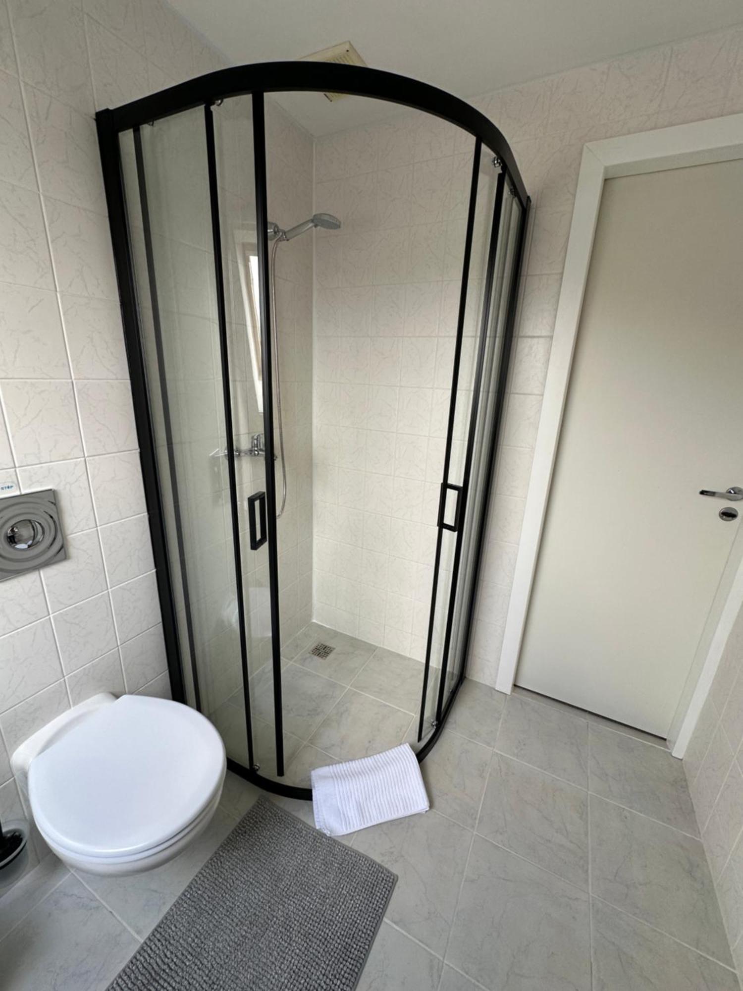 Asmonienes Sveciu Namai "Senoji Mokyklele" Hotel Smalininkai ภายนอก รูปภาพ