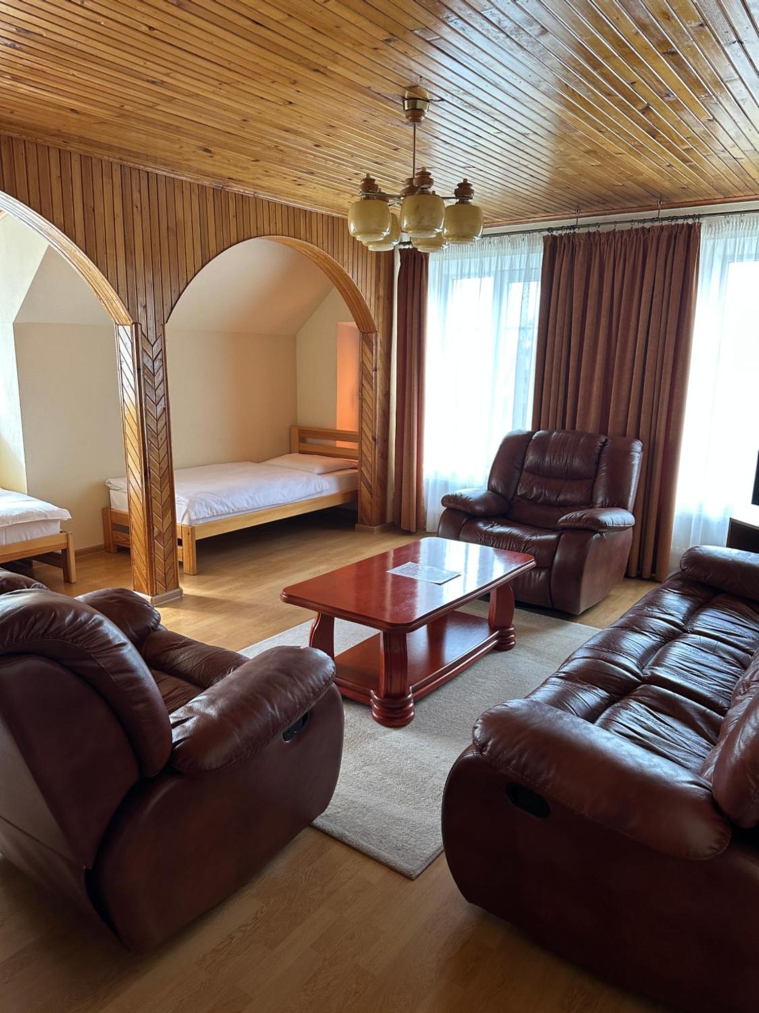 Asmonienes Sveciu Namai "Senoji Mokyklele" Hotel Smalininkai ภายนอก รูปภาพ