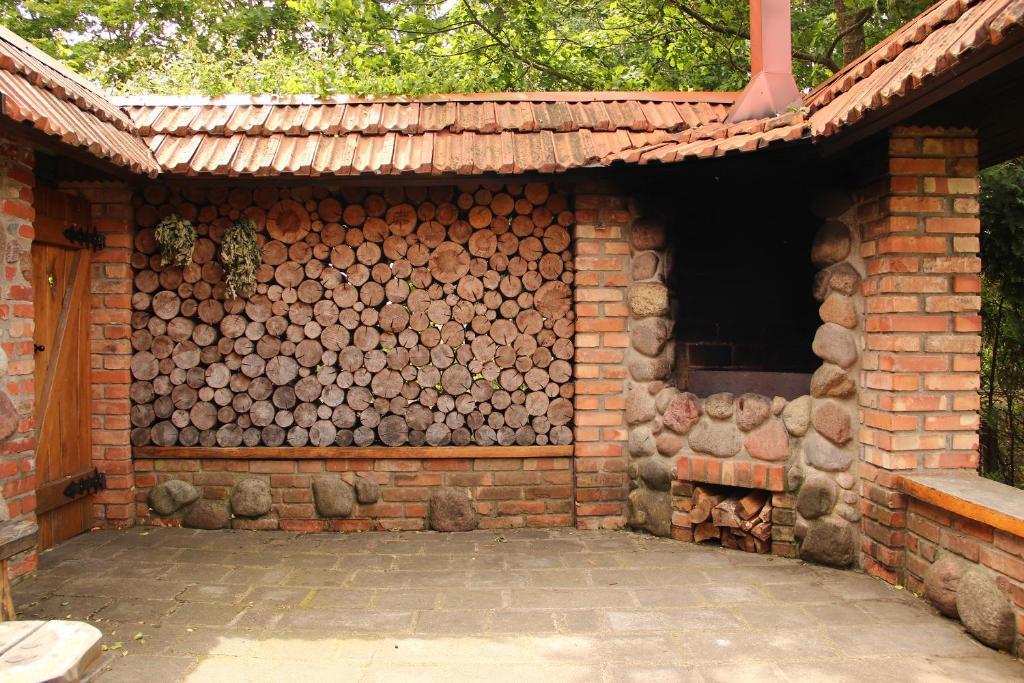 Asmonienes Sveciu Namai "Senoji Mokyklele" Hotel Smalininkai ภายนอก รูปภาพ