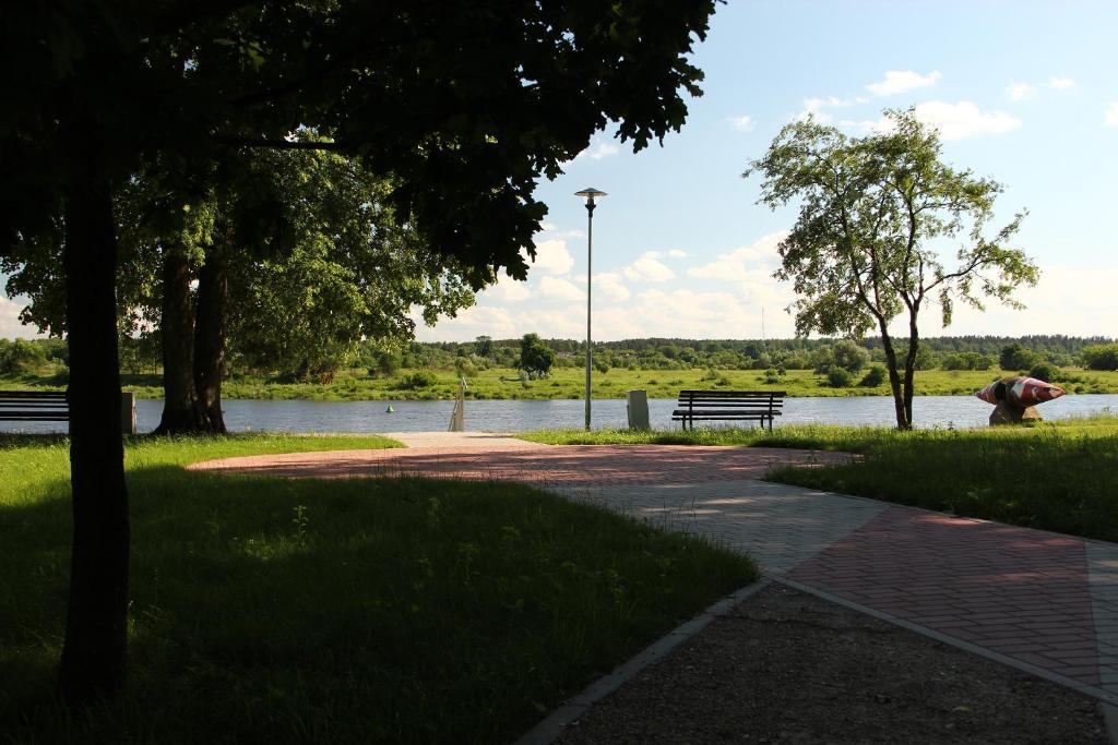 Asmonienes Sveciu Namai "Senoji Mokyklele" Hotel Smalininkai ภายนอก รูปภาพ